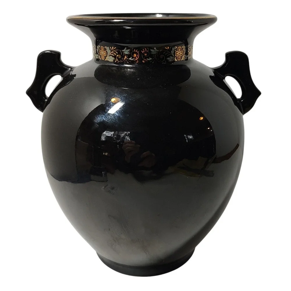 Vintage‎ Japanese Porcelain Ginger Jar Urn Vase Eight Inches Tall Black Floral